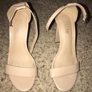 Women’s Tan Heel